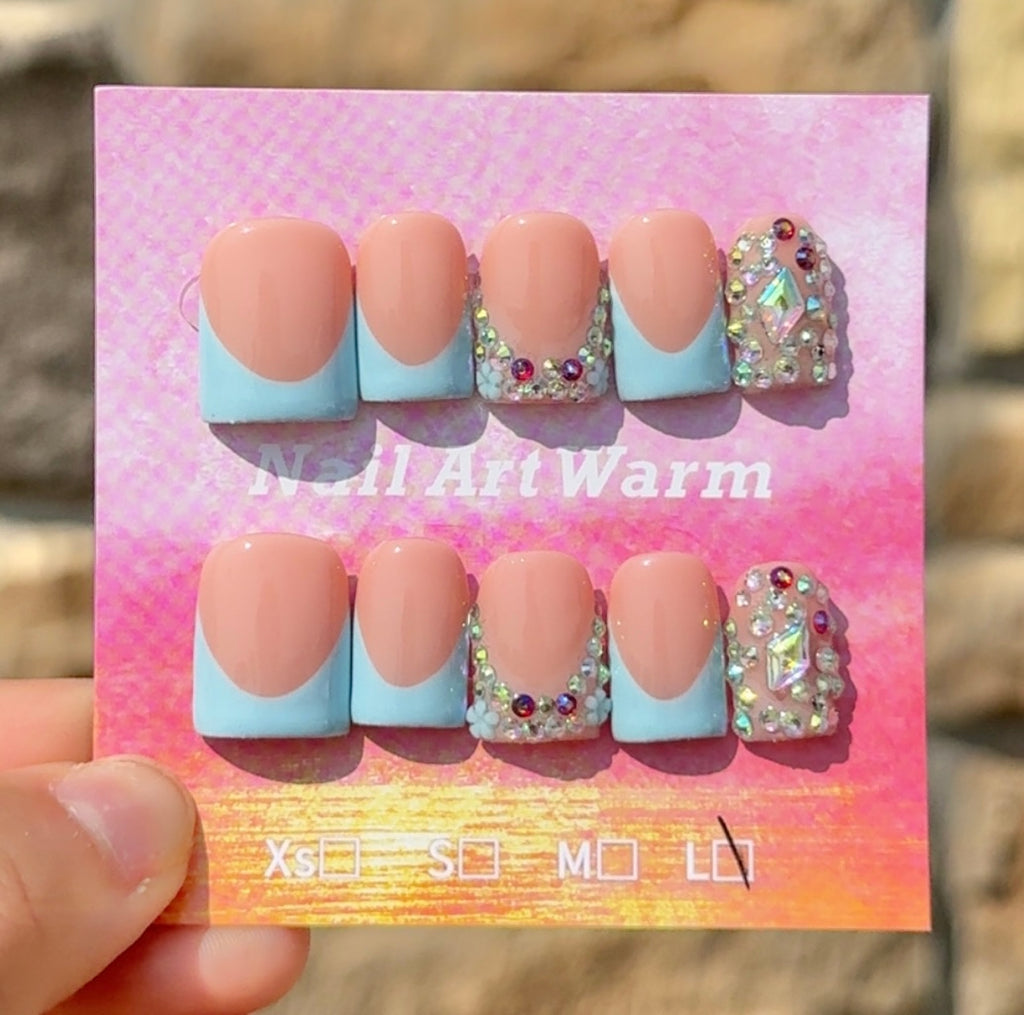 Salma Short Nails