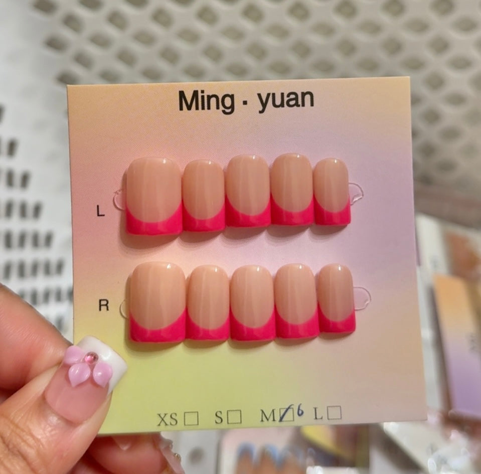 728392 Short Nails