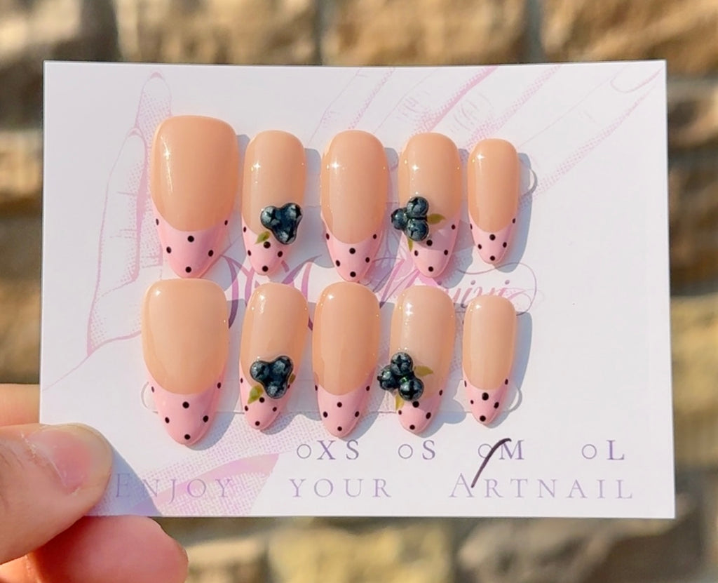 Dulce Almond Nails